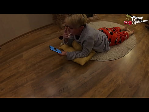 ❤️ Skør blondine suger kæmpe pik og hopper på den - analsex ️❌ Porn video at da.porngifer.ru ❌️